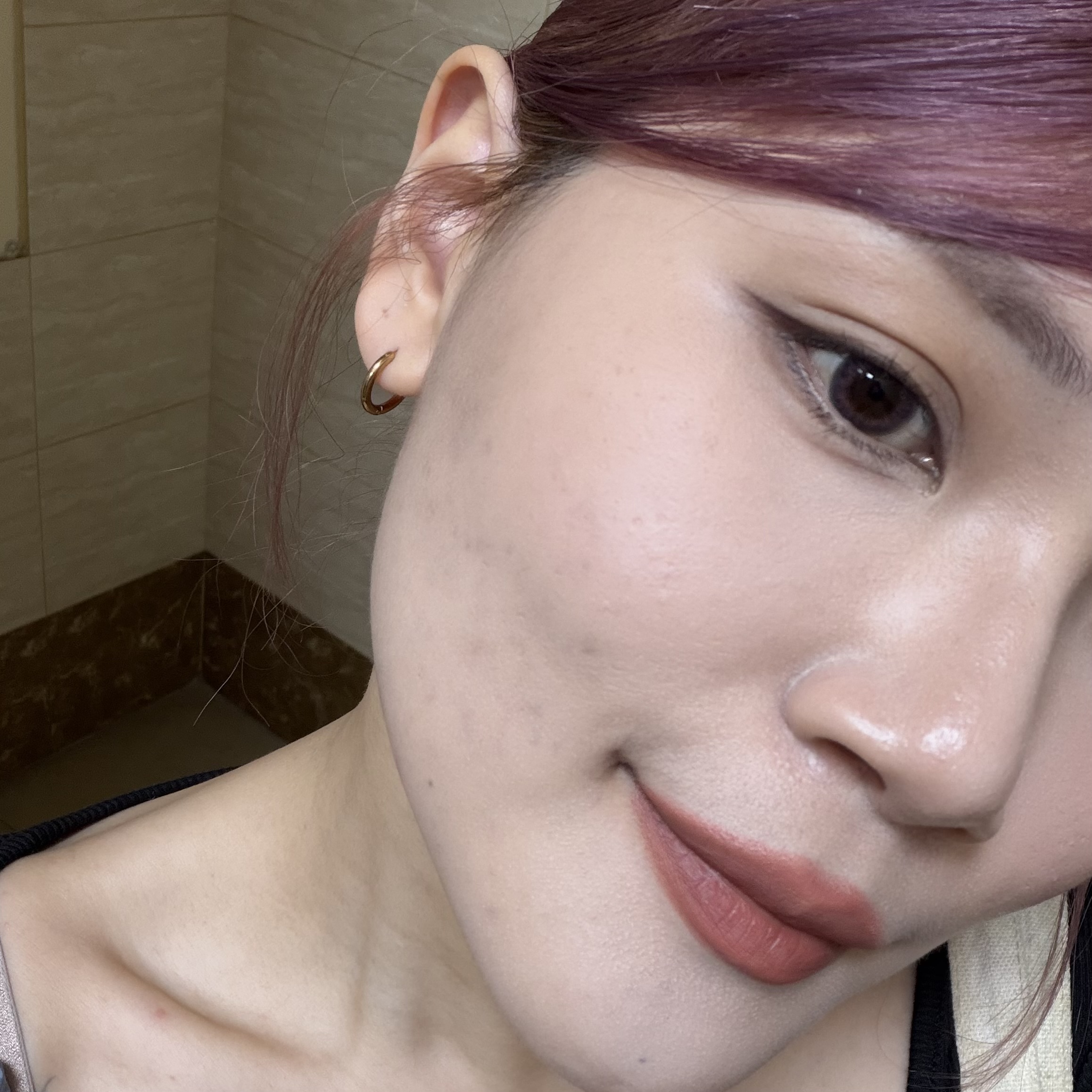 黃金雙萃精華粉底液8小時實測真的有嚇到我！克蘭詩把黃金雙萃精華直接做成粉底？！