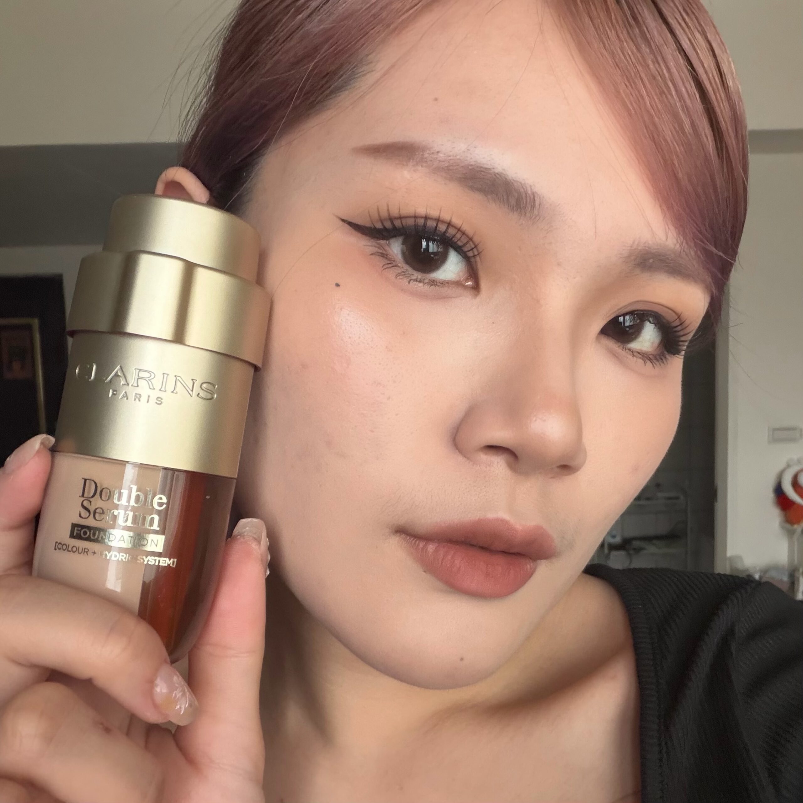 黃金雙萃精華粉底液8小時實測真的有嚇到我！克蘭詩把黃金雙萃精華直接做成粉底？！